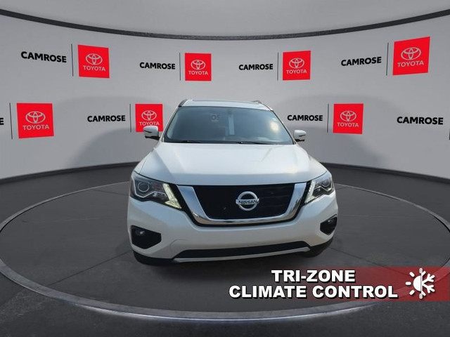 2019 Nissan Pathfinder 4x4 Platinum - Sunroof in Cars & Trucks in Edmonton - Image 3