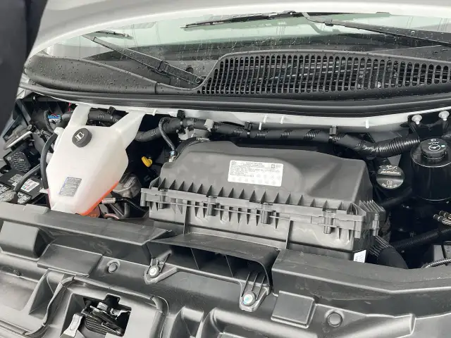 2025 GMC Savana Cargo 2500 WT 155 in Cars & Trucks in City of Montréal - Image 31