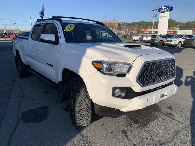 TOYOTA TACOMA TRD SPORT CREW 6 PIEDS 4X4 V6 CUIR TOIT GPS MAGS CRUISE ADAPT MARCHE PIEDS 2018 in Cars & Trucks in St-Georges-de-Beauce - Image 4
