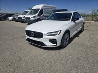2022 VOLVO S60 MOMENTUM 2.0L I4 AUTOMATIC TRANSMISSION FEATURES: LANE KEEP LEATHER HEATED SEATS NAVI... (image 2)