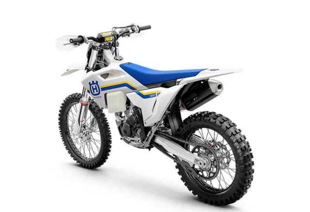 2023 Husqvarna FX350 HERITAGE in Touring in Laval / North Shore - Image 4