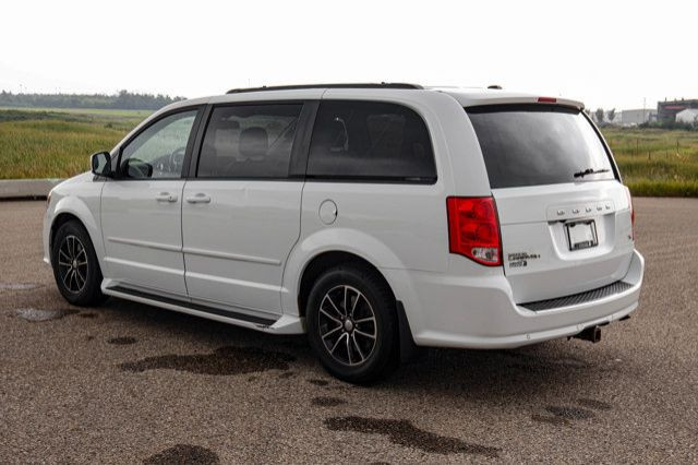 2016 Dodge Grand Caravan R/T LEATHER STOW AND GO LOW PRICE in Cars & Trucks in Strathcona County - Image 2