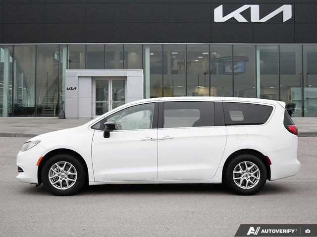 2024 Chrysler Voyager LX | Bucket Seats | Remote Start in Cars & Trucks in Guelph - Image 2