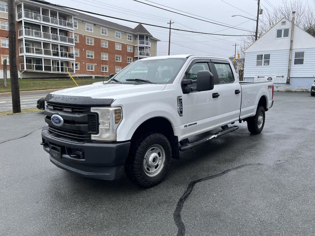 2019 Ford Super Duty F-250 SRW XL 4WD Crew Cab 8' Box for sale in Cars & Trucks in Bedford - Image 3
