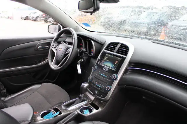 2016 Chevrolet Malibu Limited LT dans Autos et camions dans Calgary - Image 22