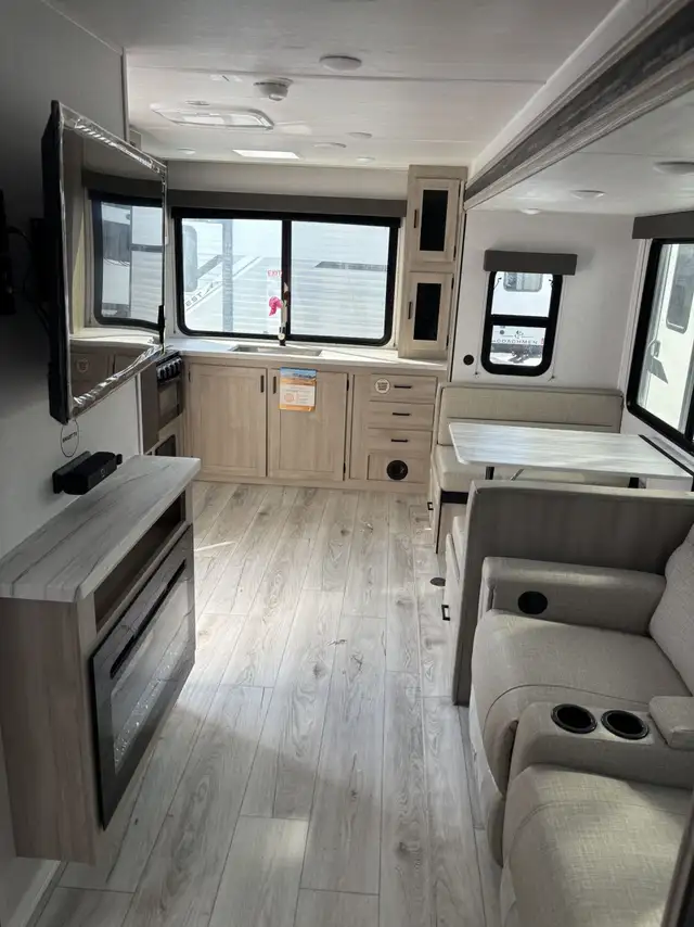 2025 ,Della Terra,East to West,Forest River 263RK in Travel Trailers & Campers in Prince Albert - Image 18