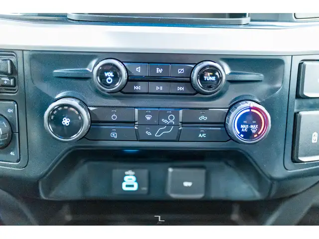2023 Ford F-350 4x4 Crew Cab XL Deck BCam dans Autos et camions dans Grande Prairie - Image 19