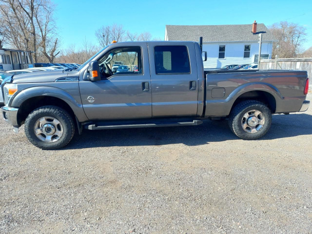 2012 Ford F-250 4WD Crew Cab 172" XLT in Cars & Trucks in Oshawa / Durham Region - Image 3