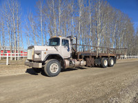 1995 Mack S/A Flat Deck Truck RB690S