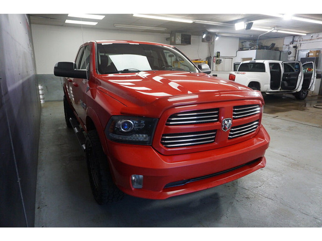 2013 Ram 1500 SPORT V8 5.7L 4X4 QUAD CAB CUIR TISSU MAGS CAMERA in Cars & Trucks in Lévis - Image 4