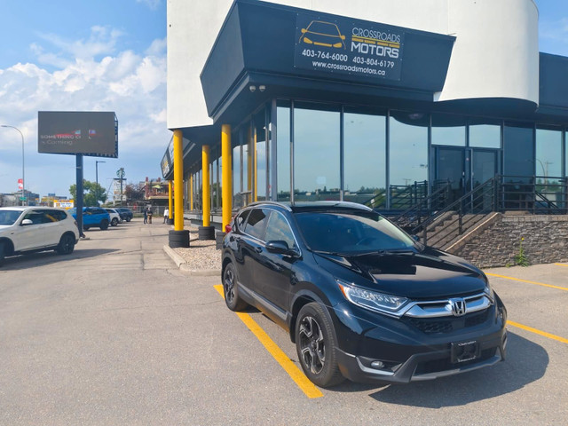 2019 Honda CR-V Touring AWD style, comfort, advanced tech, and t in Cars & Trucks in Calgary - Image 3