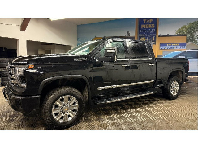 2024 Chevrolet SILVERADO 2500HD High Country, Accident Free & Ce in Cars & Trucks in North Bay - Image 2