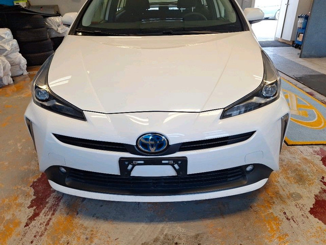 2022 Toyota Prius AWD! BACK UP CAMERA! GREAT ON FUEL! in Cars & Trucks in Bedford - Image 3