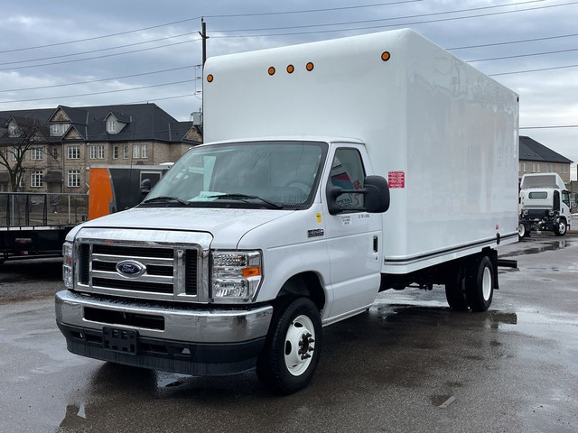 2021 Ford E-450 Used 2021 Ford E450 16' Body Walk Ramp in Farming Equipment in City of Toronto
