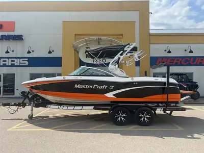 2014 MasterCraft X10THE PERFECT STORMThey said it was impossible to fit this much boat into 21 feet....