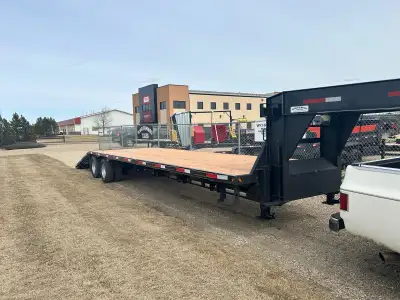 2024 Oasis Hydraulic Dovetail 36'
