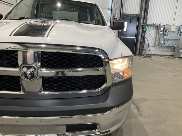 RAM 1500 Cabine quad 4RM, 140,5 po ST 2017 à vendre in Cars & Trucks in Laval / North Shore - Image 4