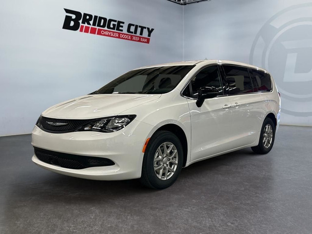 2025 Chrysler Grand Caravan SXT - Heated Seats in Cars & Trucks in Lethbridge