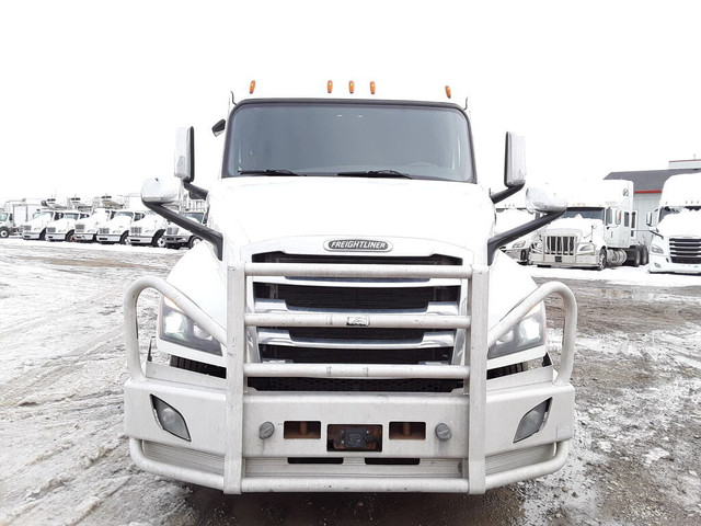  2019 Freightliner NEW CASCADIA PX12664 in Heavy Trucks in Calgary - Image 2