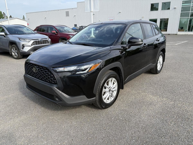 Toyota Corolla Cross LE 2023 AWD - VOLANT CHAUFFANT - in Cars & Trucks in Québec City