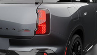 MINI Laval vous présente l'incroyable *MINI John Cooper Works Countryman 2025*. L'expérience John Co... (image 7)
