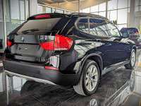 Comes equipped with: Power Mirrors, Sunroof , Halogen Headlamps, Courtesy lights, LED Headlights, LE... (image 4)