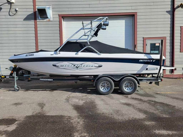  2010 Moomba V OUTBACK FINANCING AVAILABLE in Powerboats & Motorboats in Kelowna - Image 4