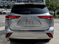Visit our dealership to explore the recent trade-in of the 2020 TOYOTA HIGHLANDER LIMITED. This exce... (image 3)
