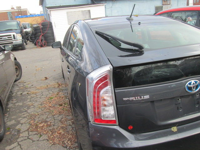 2012 Toyota Prius Hybrid like new,super econo,warranty,full load in Cars & Trucks in City of Montréal - Image 4