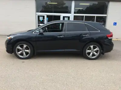 2015 Toyota Venza V6 Great Value AWD Unit, PRICED TO MOVE!!!...