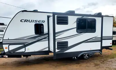 R CRUISER AIR 22pieds 2021 23-1661 Belle roulotte familiale de 22 pieds, avec une extension simple,...