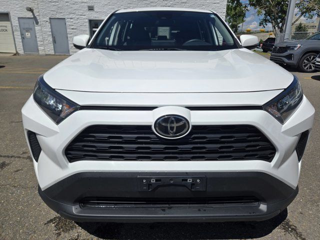 2022 Toyota RAV4 LE in Cars & Trucks in Calgary - Image 2