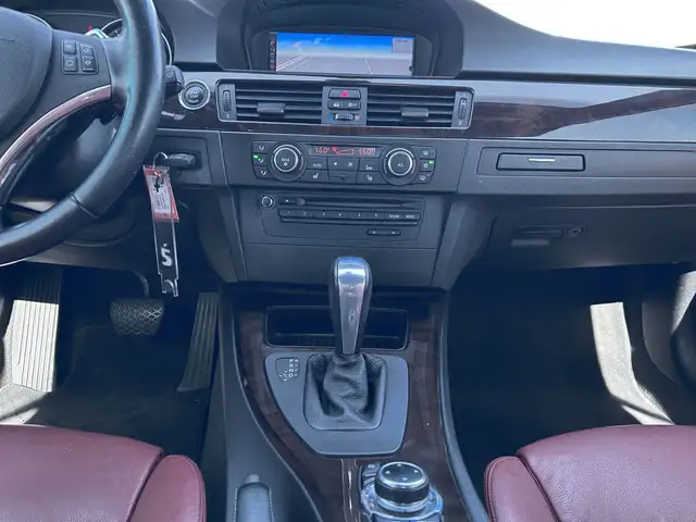 2011 BMW 3 Series Cabriolet 335i in Cars & Trucks in Calgary - Image 18