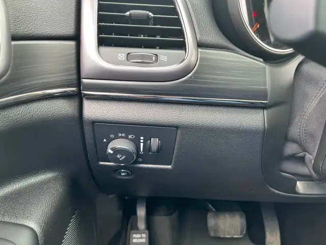2021 Jeep Grand Cherokee 4X4 Limited in Cars & Trucks in Ottawa - Image 22