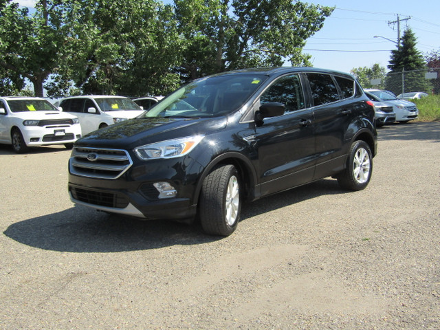 2017 Ford Escape AWD SE-B.UP CAM-BLUETOOTH-FINANCING AVAILBLE in Cars & Trucks in Calgary - Image 2