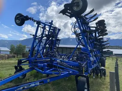 Consignment 2000 New Holland SD440 Drill with SC230 Air Cart. (Flexicoil 5000 Hoe Drill in New Holla...