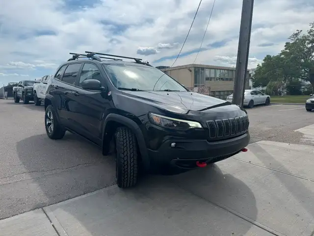 2019 Jeep Cherokee Trailhawk 3.2L 4WD in Cars & Trucks in Calgary - Image 6
