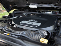 4x4, 3.6L V6, 35 Inch Tires, Steel Bumper, Heated Seats, Navigation, Fox Suspension, and so much mor... (image 8)