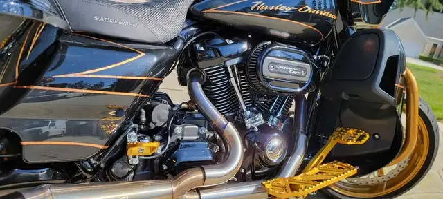 2017 HARLEY-DAVIDSON FLHXSE CVO STREET GLIDE 1900CC-BLACK! in Street, Cruisers & Choppers in Dartmouth - Image 7