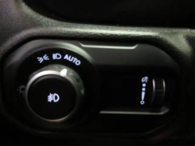 JEEP WRANGLER 2023 UNLIMITED SAHARA 4X4 GPS CUIR CAMERA 38900 KM in Cars & Trucks in Lévis - Image 13