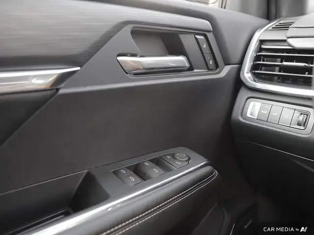 2025 GMC Acadia Elevation dans Autos et camions dans London - Image 18