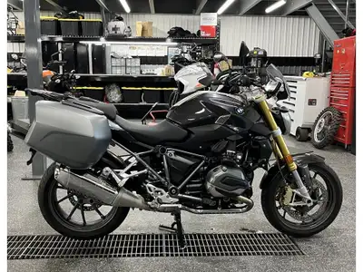 2017 BMW R1200R Les photos peuvent être à titre indicatif et sans inscription. Les promotions en vig...