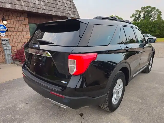2020 Ford Explorer XLT 4WD in Cars & Trucks in Chatham-Kent - Image 6