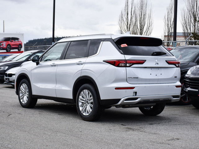 2024 Mitsubishi Outlander SE - Heated Seats, Sunroof, Power Lift in Cars & Trucks in Burnaby/New Westminster - Image 3