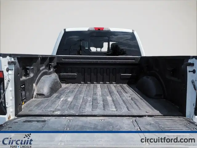 2023 Ford F-150 Lightning LARIAT grosse batterie à vendre in Cars & Trucks in City of Montréal - Image 8