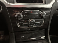 Chrysler 300 Touring L AWD 2022 Elegance, confort et traction integrale. Disponible maintenant chez... (image 9)