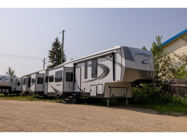  2023 Forest River Sandpiper 3370RLS in Travel Trailers & Campers in St. Albert - Image 2