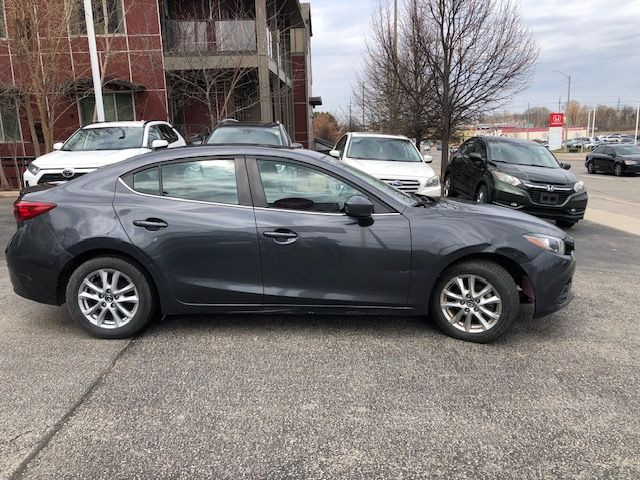 2015 Mazda Mazda3 GS only 139000km in Cars & Trucks in Cambridge - Image 3