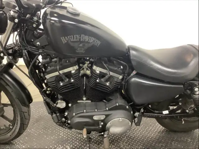 2018 Harley-Davidson Sportster XL883N Iron in Street, Cruisers & Choppers in City of Toronto - Image 8