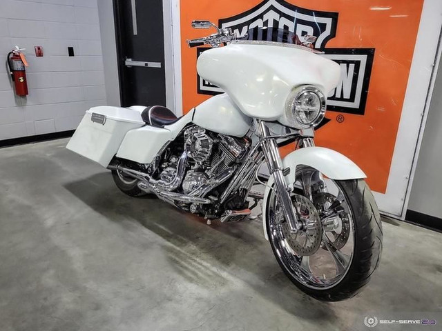 2010 Harley-Davidson FL-Electra Glide Ultra Limited FLHTK in Street, Cruisers & Choppers in Calgary - Image 2